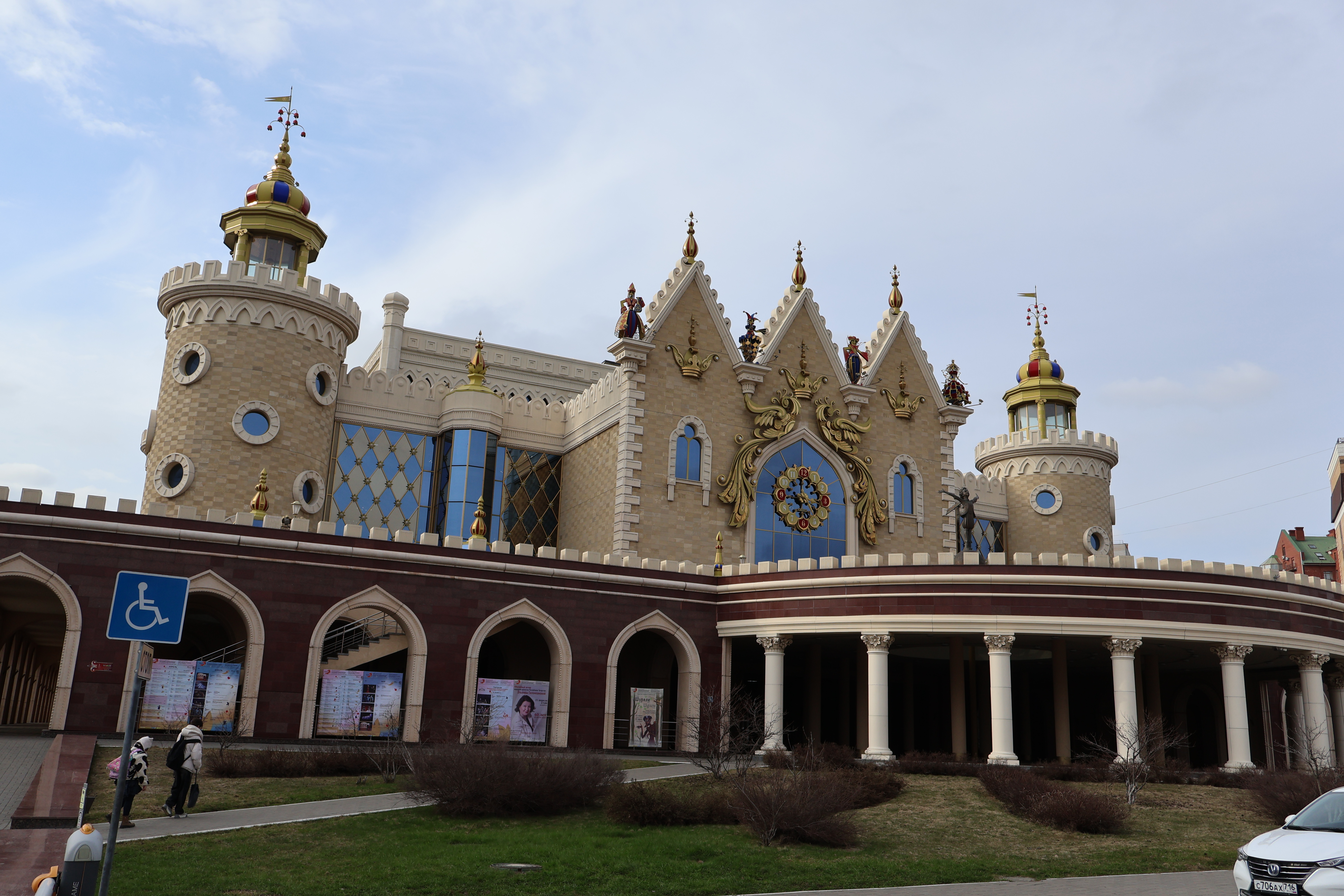 «Весенняя карусель» закружит в парке у театра кукол «Экият». Фото: Дмитрий Сивков