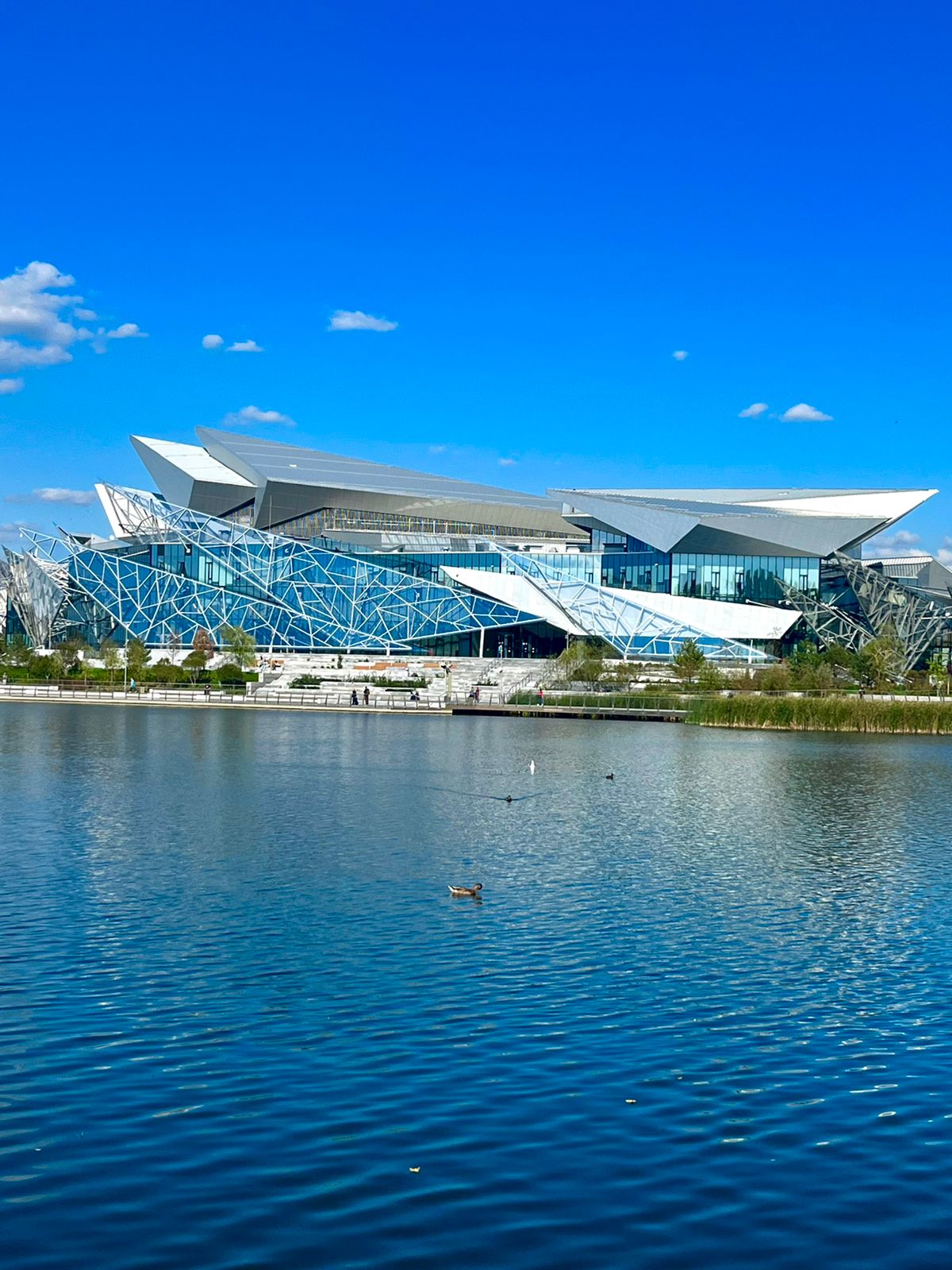 Новое здание театра им. Г. Камала удостоено премии «Хрустальный Дедал» в номинации «Архитектурные произведения».