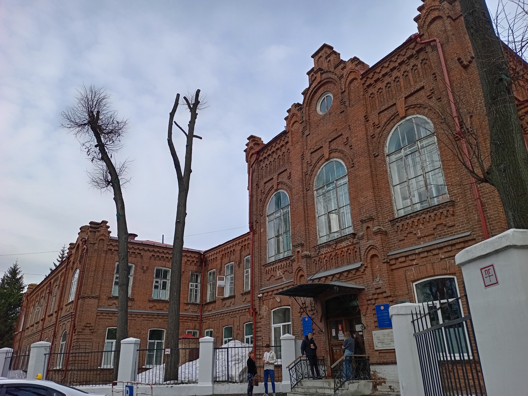 Женский доктор Викторин Груздев: прогулки по Казани с тяжелой тростью