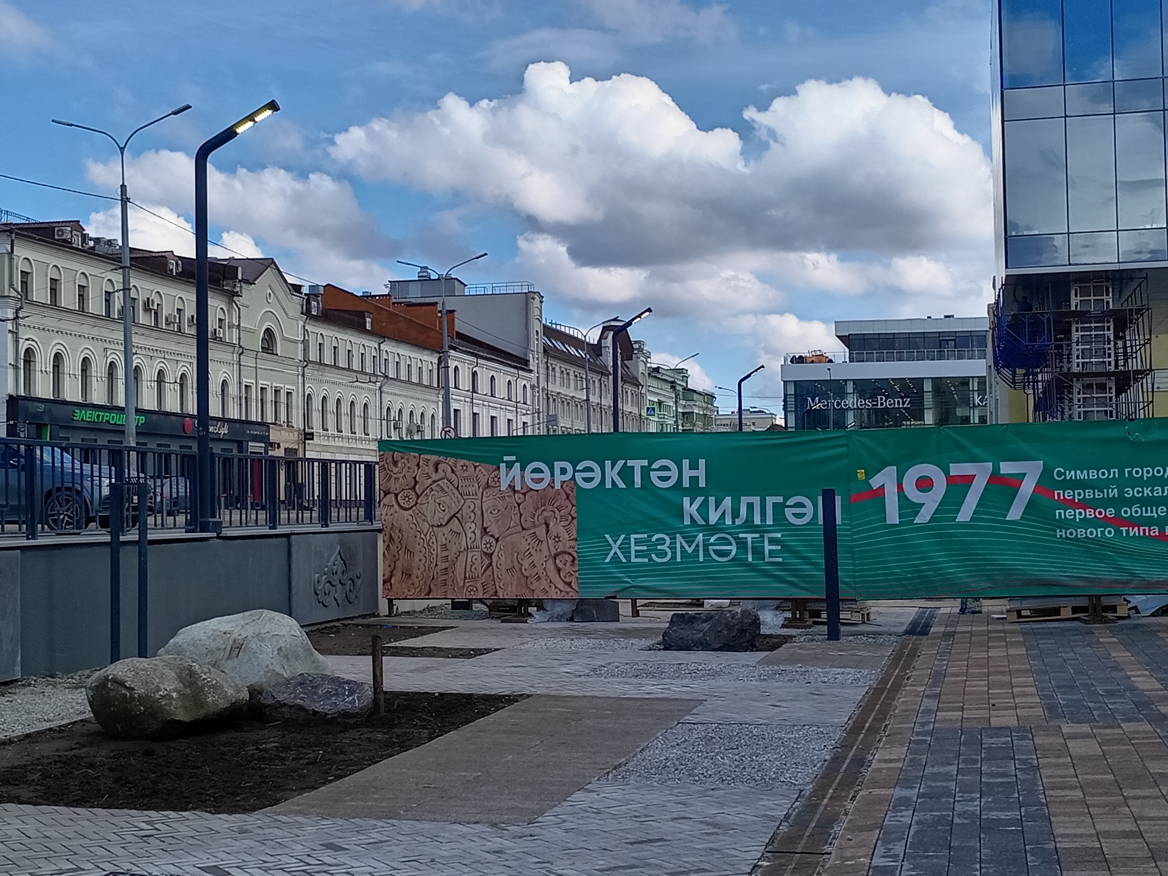 У входа в ЦУМ планируют разместить фонтаны и создать арт-парк. Фото: Ольга Иванычева