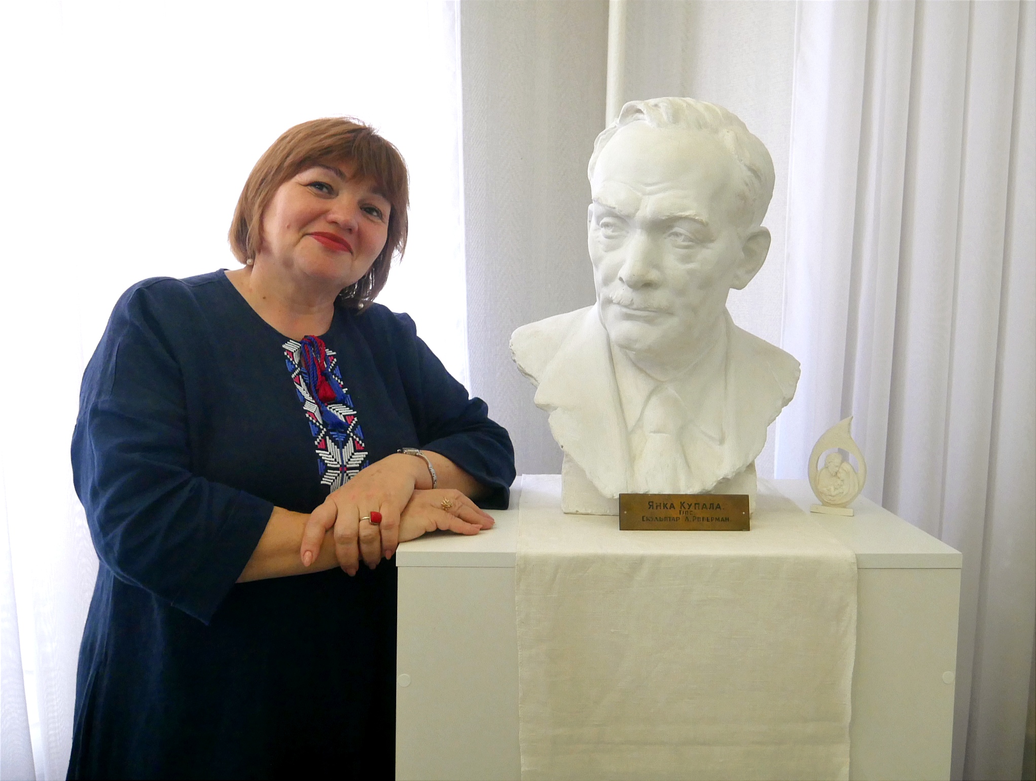 Римма Абызова — директор музея Янки Купалы в селе Печищи — знает о народном поэте Белоруссии, пожалуй, не меньше его биографов. Фото: Дмитрий Сивков