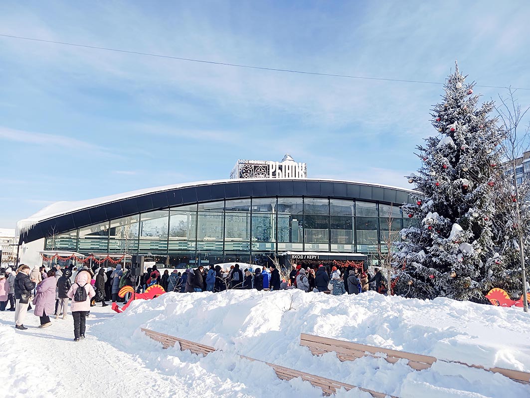 Центральный вход на Московский рынок. Фото: Дмитрий Сивков