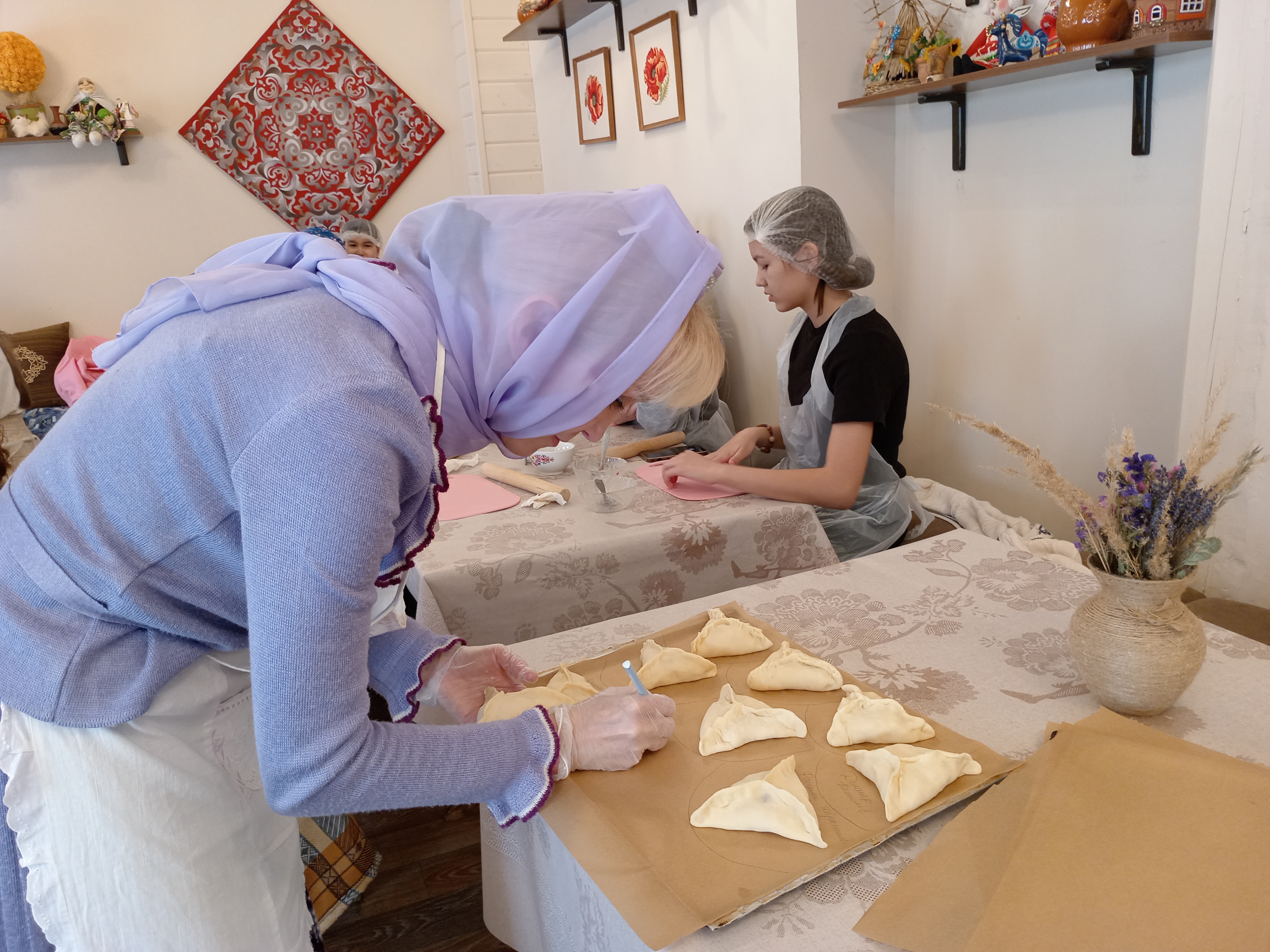 Эчпочмаки именные — каждый был подписан именем юного кулинара. Фото: Ольга Иванычева