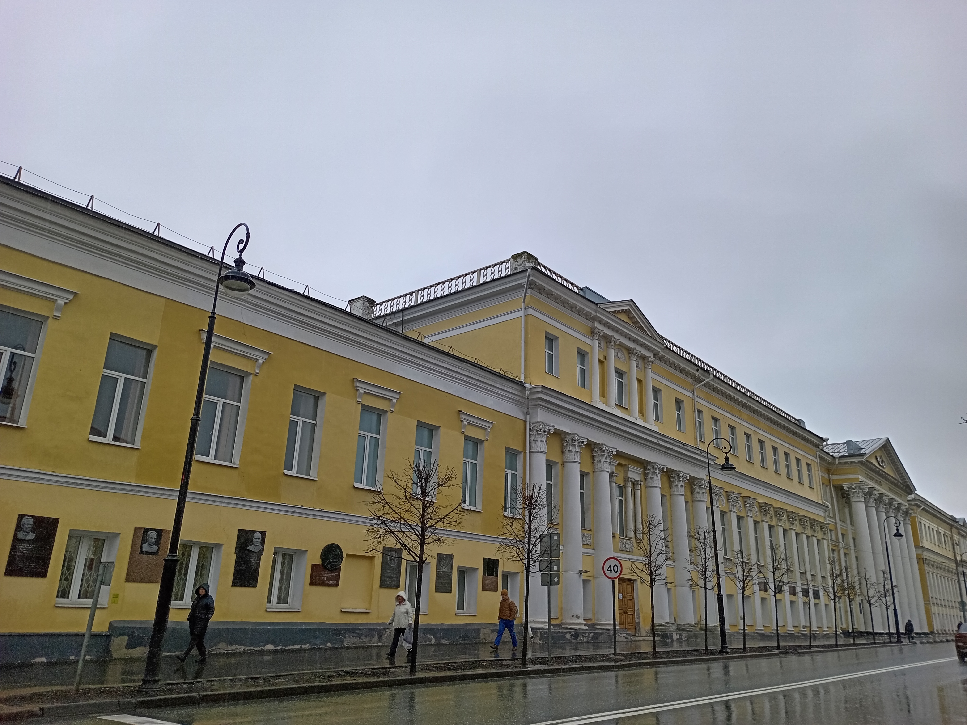 В этом здании КАИ Сергей Королев работал старшим преподавателем на кафедре ракетных двигателей. Фото: Ольга Иванычева