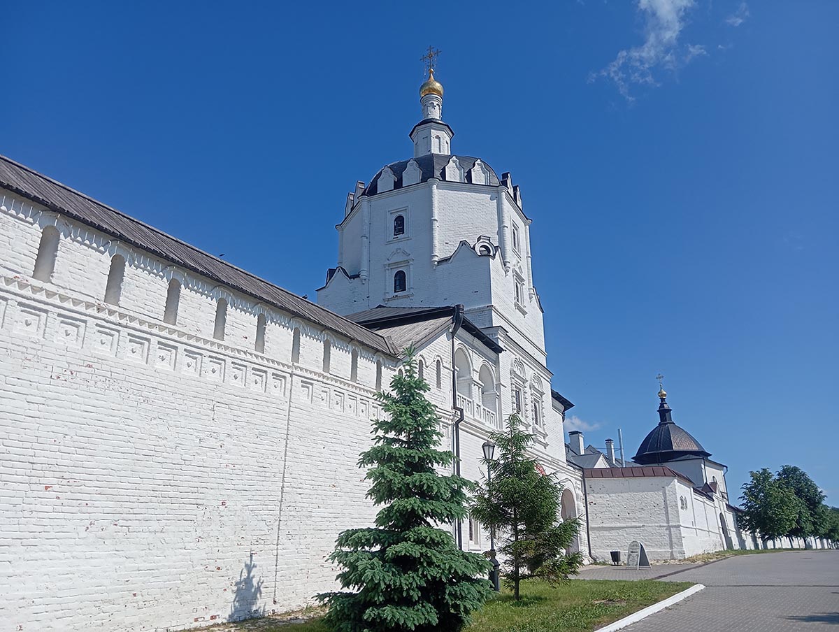 Свияжск – в списке первоочередных объектов, которые гендиректор «Скайлэнд Трэвел» рекомендует к посещению своим знакомым, потому что за последние годы остров-град, можно сказать, реально расцвел. Фото: Дмитрий Сивков 