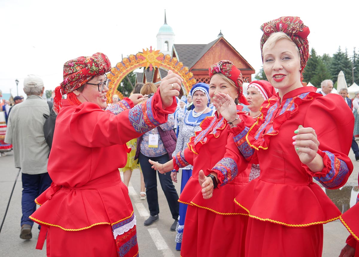 Республиканский русский праздник «Каравон». Фото: Дмитрий Сивков