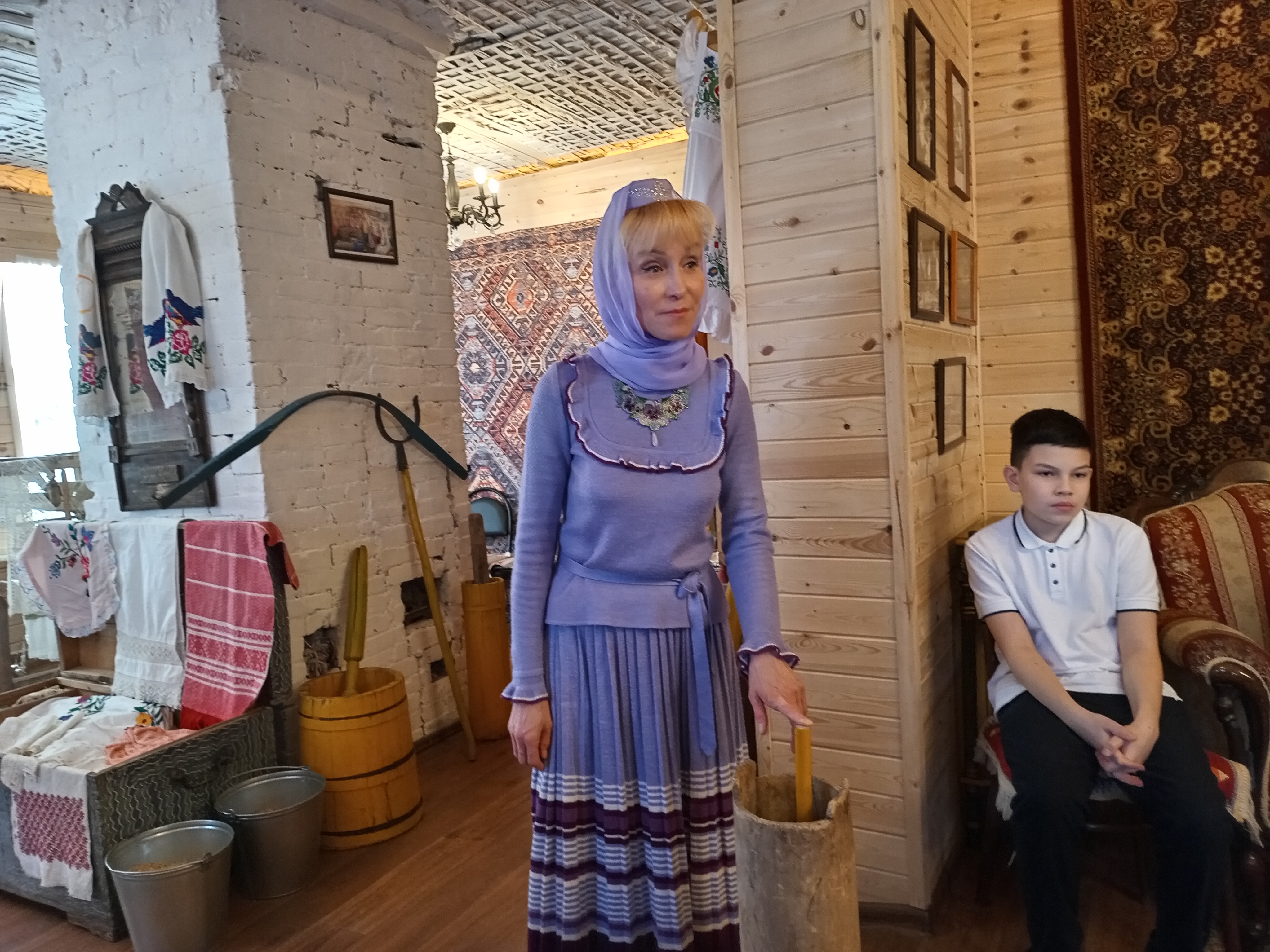 Миляуша Даутова рассказала, что процесс взбивания масла был долгий — 5-6 часов. Фото: Ольга Иванычева