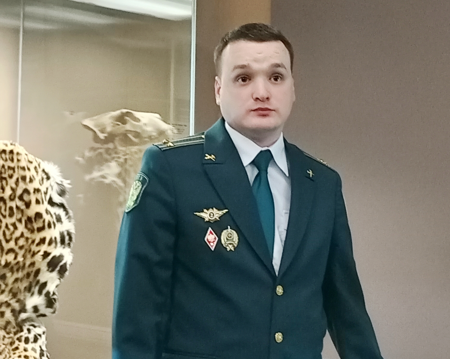 Заместитель начальника оперативно-розыскного отдела татарстанской таможни подполковник таможенной службы Эдуард Салахов рассказал об административной и уголовной ответственности за контрабанду экзотов и всевозможных редкостей. Фото: Ольга Иванычева