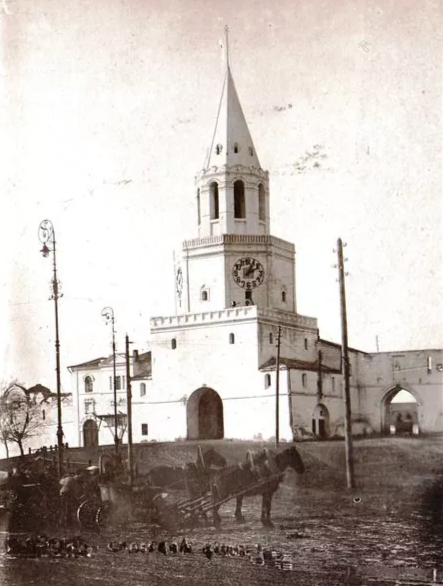 Спасская башня Казанского кремля в 1930-х годах
