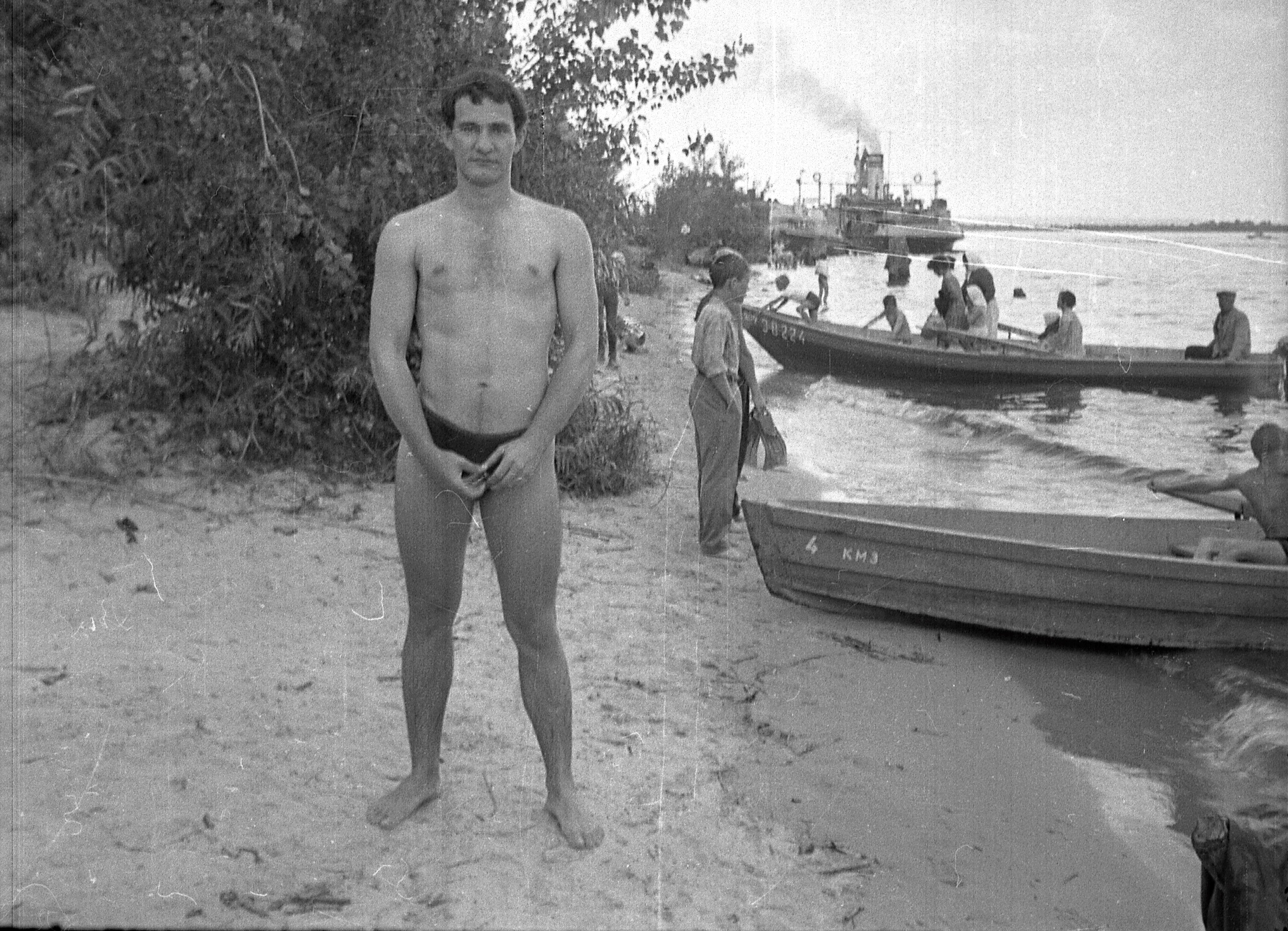 берег реки Сумка в поселке Васильево в 1970-е годы