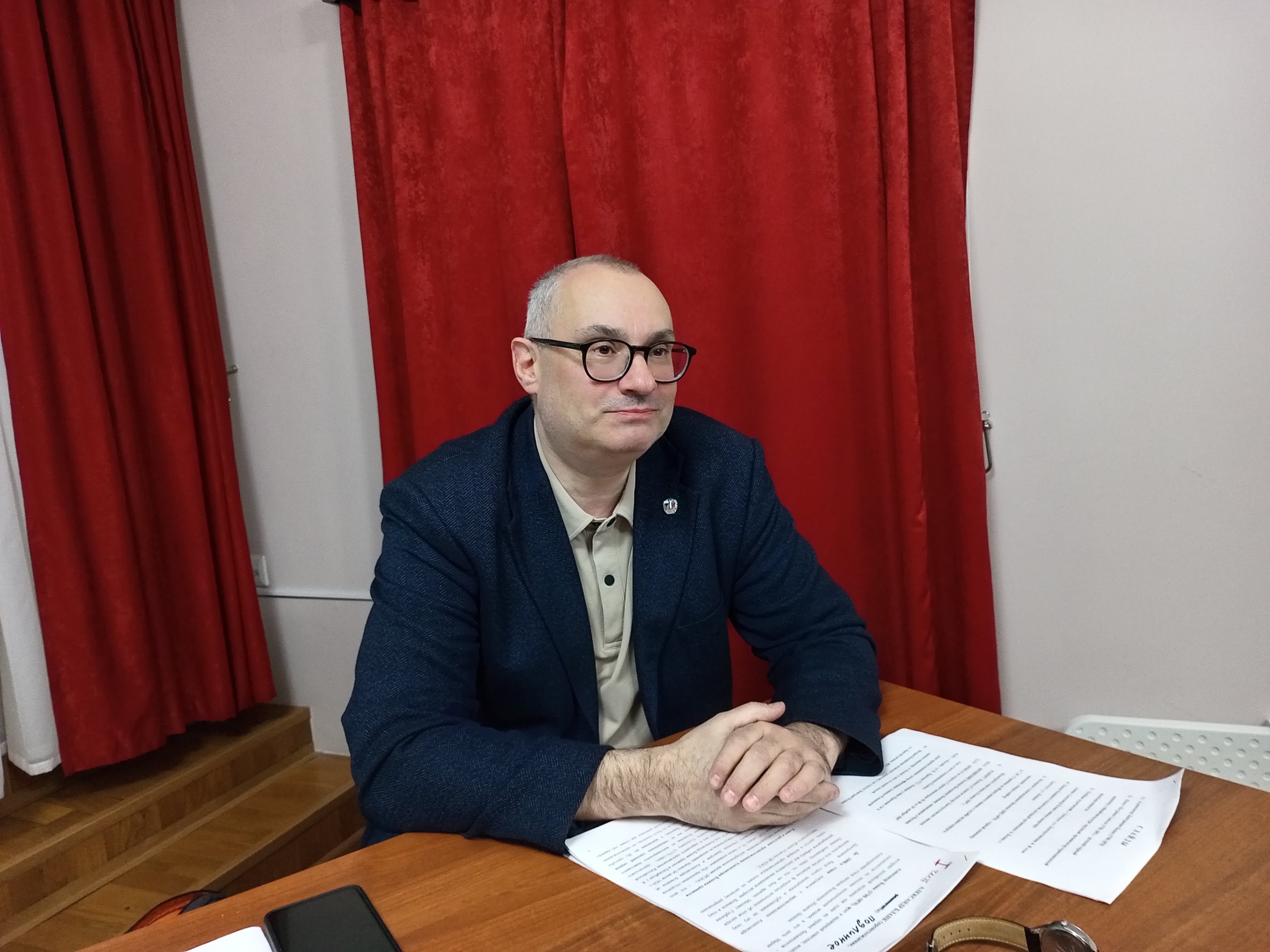 Владимир Урецкий рассказывает о первой влюбленности Володи Ульянова. Фото: Ольга Иванычева