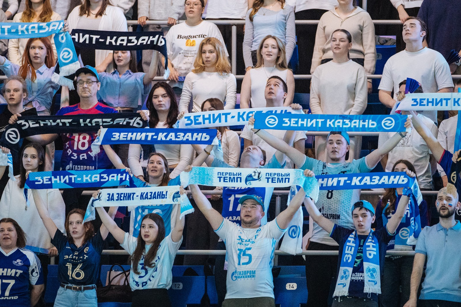 Тренер казанских волейболистов сказал после безрадостного для команды завершения финальной серии, что на всех последних матчах в Казани было очень классно, и «болельщики были нашим седьмым игроком». Фото: zenit-kazan.com
