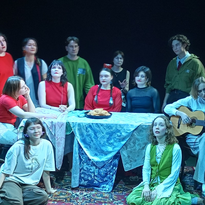 Как айтишник, архитектор, фотограф и другие стали своими на сцене театра MOÑ