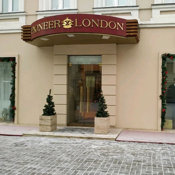 Pioneer-London